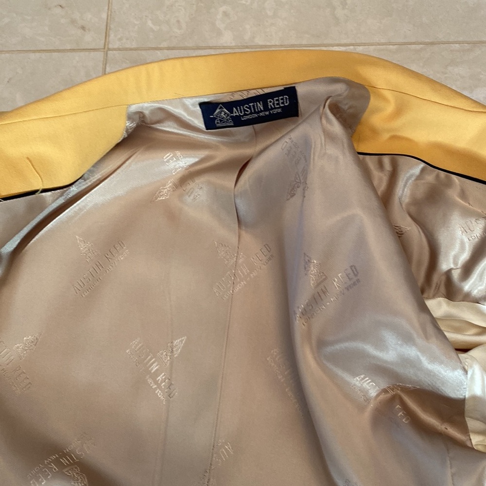Women Jacket - Picture 10 of 15